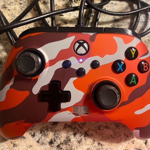 Xbox controller red camo - Picture 6 of 7